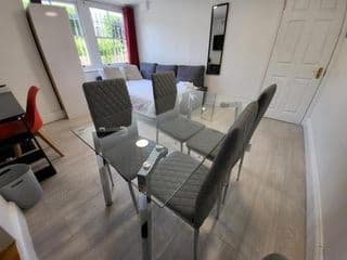 Cosy 3 bed 15 minutes to London Excellent Location! - Photo 17