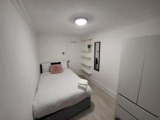 Cosy 3 bed 15 minutes to London Excellent Location! - Photo 19