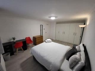 Cosy 3 bed 15 minutes to London Excellent Location! - Photo 20