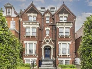 Cosy 3 bed 15 minutes to London Excellent Location! - Photo 21