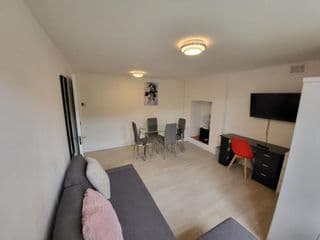 Cosy 3 bed 15 minutes to London Excellent Location! - Photo 7