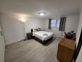 Cosy 3 bed 15 minutes to London Excellent Location! - Photo 9