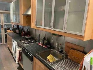 Large Studio flat in Kensington - Photo 2