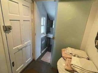 Large Studio flat in Kensington - Photo 11