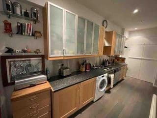 Large Studio flat in Kensington - Photo 6