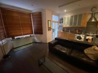 Large Studio flat in Kensington - Photo 8