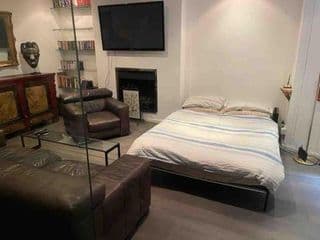 Large Studio flat in Kensington - Photo 9