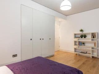 City Apartments - Photo 17