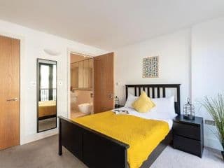City Apartments - Photo 6