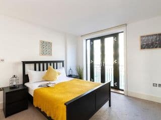 City Apartments - Photo 7