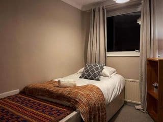 Vintage 3 Bedroom House near Catford - Photo 13