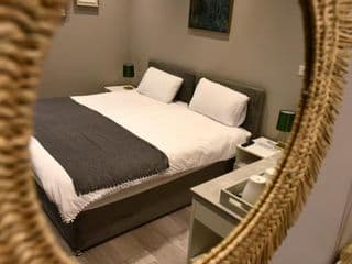 Double Room London - Photo 2