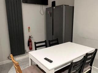 Double Room London - Photo 11