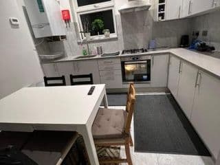 Double Room London - Photo 18