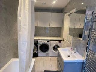 Double Room London - Photo 24