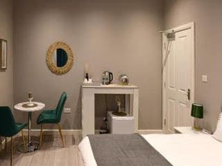 Double Room London - Photo 7