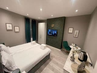 Double Room London - Photo 9
