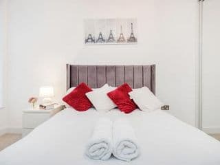 Deluxe Condo Beside 02 Arena and Central London - Photo 4
