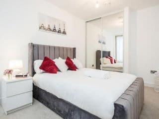 Deluxe Condo Beside 02 Arena and Central London - Photo 5