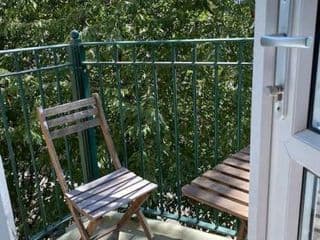 Lovely 2 bedroom flat in greater london - Photo 2