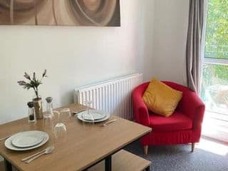 Lovely 2 bedroom flat in greater london - Photo 11