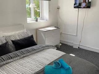 Lovely 2 bedroom flat in greater london - Photo 16