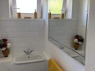 Lovely 2 bedroom flat in greater london - Photo 17