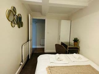 The Wimbledon Haven - 2bed - Photo 14