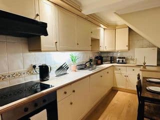 The Wimbledon Haven - 2bed - Photo 8