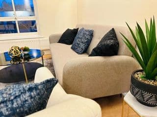 The Wimbledon Haven - 2bed - Photo 9