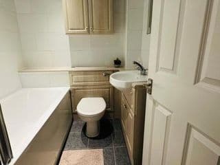 The Wimbledon Haven - 2bed - Photo 10