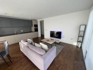 Immaculate 2bed apartment in London- city views - Photo 12