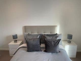 Immaculate 2bed apartment in London- city views - Photo 13