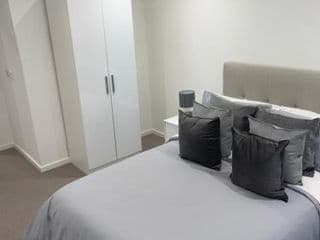 Immaculate 2bed apartment in London- city views - Photo 15