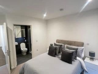 Immaculate 2bed apartment in London- city views - Photo 18