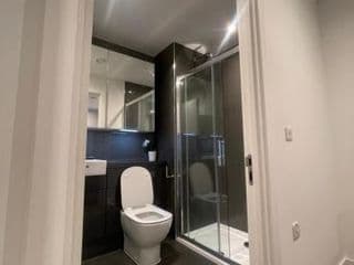 Immaculate 2bed apartment in London- city views - Photo 19