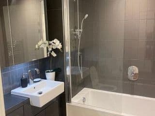 Immaculate 2bed apartment in London- city views - Photo 24