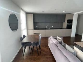 Immaculate 2bed apartment in London- city views - Photo 10