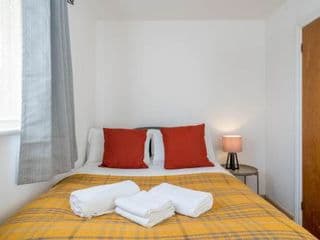 2 bedroom flat near London ExCel - Photo 6