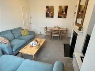 Two Bedroom Flat in London - Photo 14