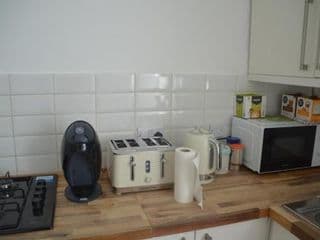Two Bedroom Flat in London - Photo 19