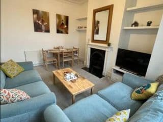 Two Bedroom Flat in London - Photo 9