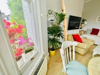 Bright Hampstead Heath 2 bed - Photo 2