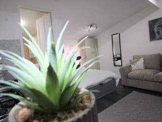 Studio Near Upton Park Station - Photo 5