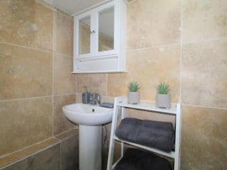 Studio Near Upton Park Station - Photo 6