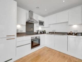 SkyCity Modern 2Bed 2Bath Penthouse Apartment - Photo 11