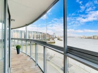 SkyCity Modern 2Bed 2Bath Penthouse Apartment - Photo 14