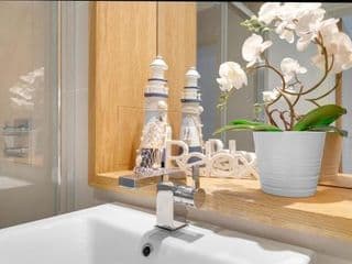 SkyCity Modern 2Bed 2Bath Penthouse Apartment - Photo 18