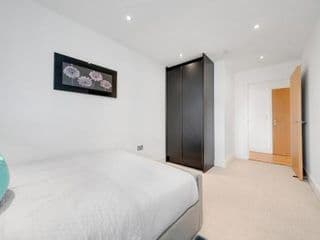 SkyCity Modern 2Bed 2Bath Penthouse Apartment - Photo 21