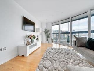 SkyCity Modern 2Bed 2Bath Penthouse Apartment - Photo 5
